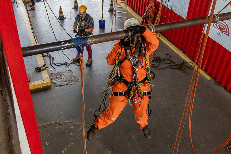 Curso de Qualificação - Acesso por Cordas, na SmCorp Treinamentos. Macaé/RJ.