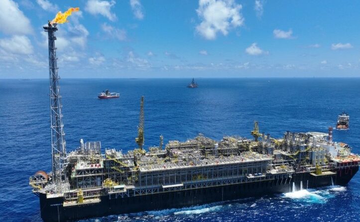 Produção de petróleo e gás bate recorde histórico em 2025