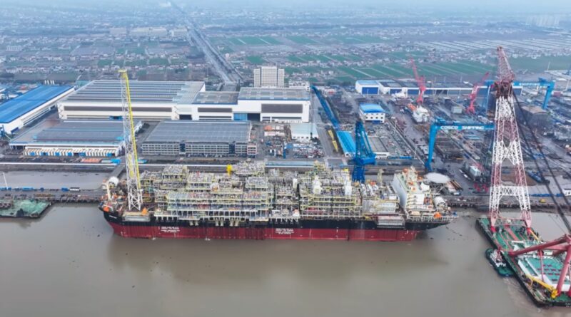 Avança construção do FPSO Raia com conclusão do içamento dos módulos