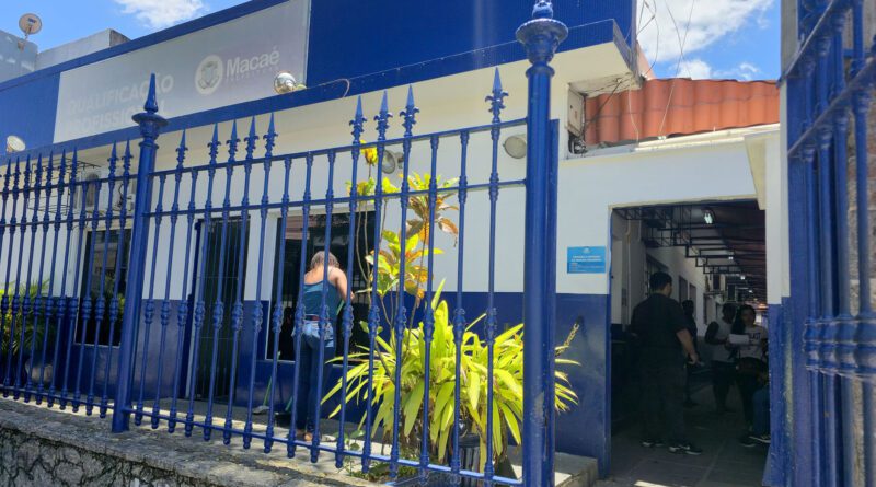 Qualifica + Macaé: novo programa leva cursos gratuitos a bairros e fortalece geração de renda