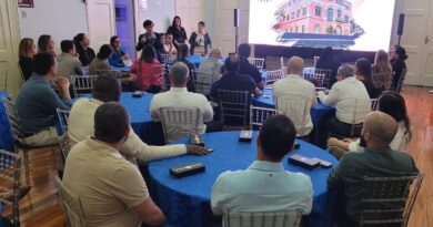 Evento em Macaé reúne empresas para discutir qualificação no setor de óleo e gás