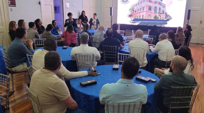 Evento em Macaé reúne empresas para discutir qualificação no setor de óleo e gás