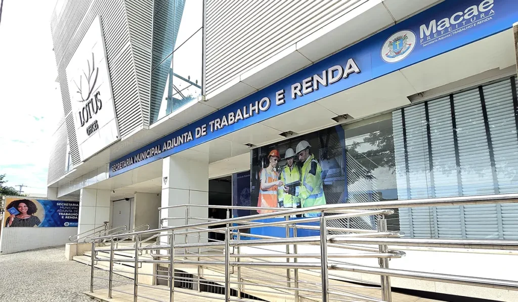 Fachada da Secretaria Adjunta de Trabalho e Renda em Macaé, a Central do Trabalhador.